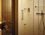 Miejsce na saunę najlepiej wygospodarować w łazience, obok kabiny prysznicowej